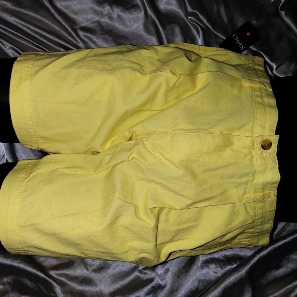 Chaps Washed Twill Chino Pleated Shorts Yellow Size 38 Brand new With tags